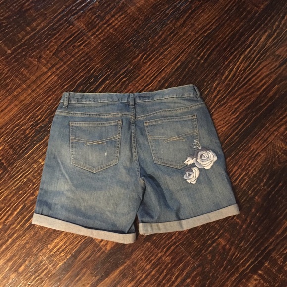 GAP Girls Plus Size Distressed Jean Shorts Size 16 Plus - Picture 2 of 7